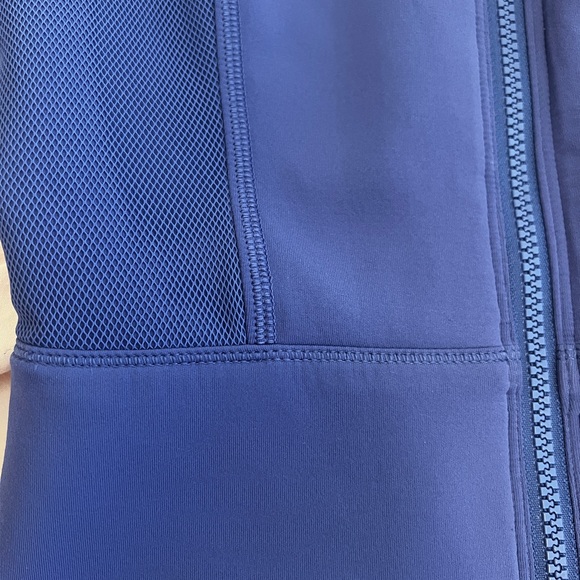 Extremely Rare LuLulemon Define Jacket - purple size 4 very sliming - Picture 5 of 11